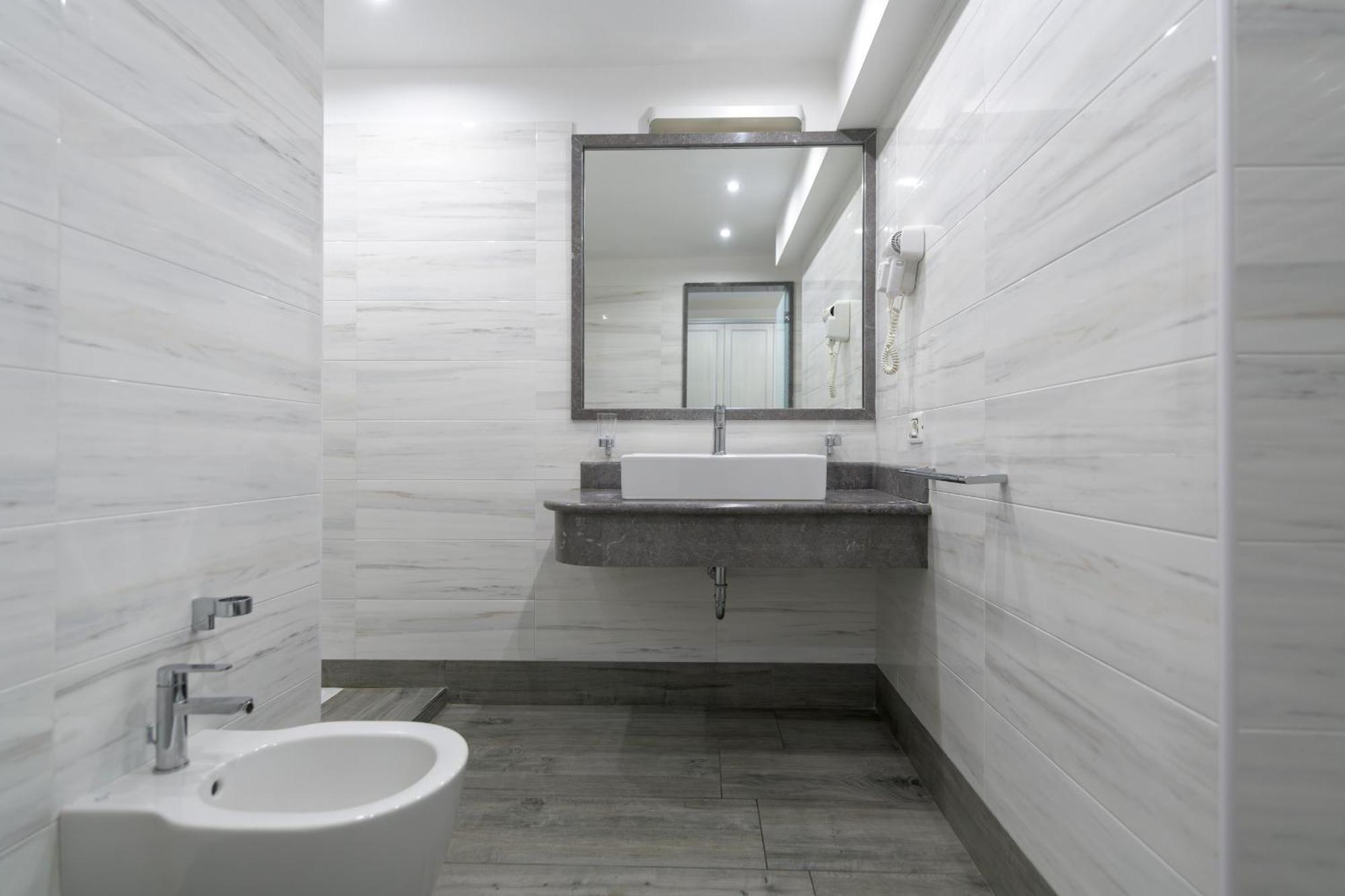 Garda Suite Hotel (Adults Only) ลีโมเนซุลการ์ดา ห้อง รูปภาพ